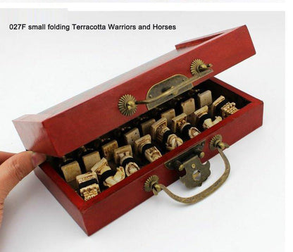 Terra Cotta Warriors, chess, three-dimensional characters, gifts, antique chess, small size, folding chessboard, chess, portable gifts